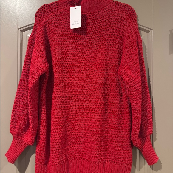 Elegant Red Turtleneck Sweater - Picture 3 of 4